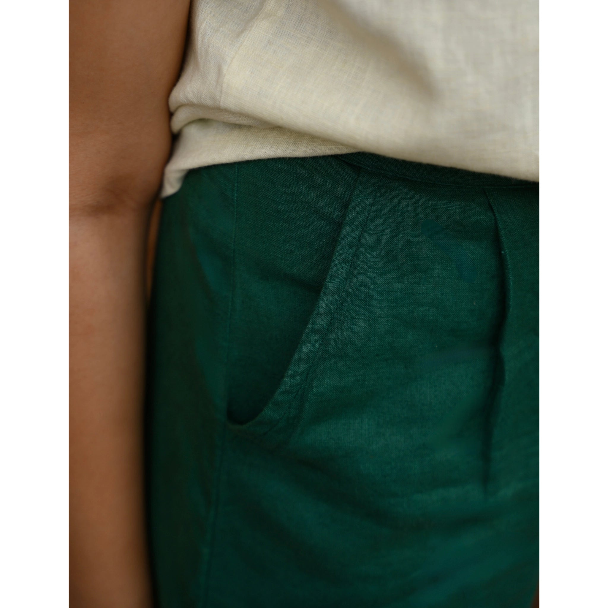 Emerald linen shorts with a stretch waistband. Breathable, high-rise, and easy to pair for everyday versatility | Selfish Clarity